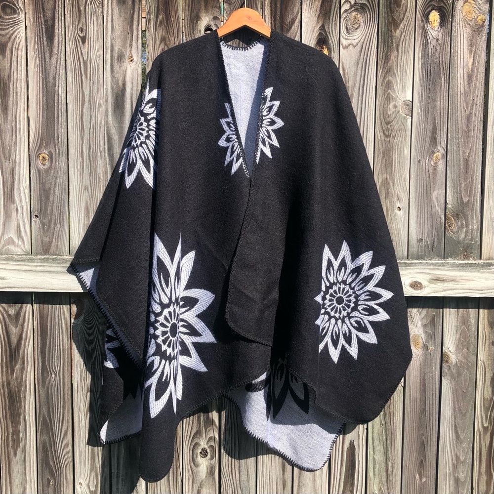 Pretty Persuasions cape wrap poncho grey and black